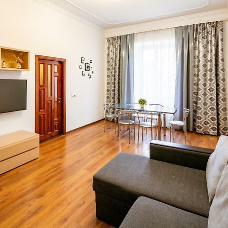 Bv Apartments Exquisite Lviv Dış mekan fotoğraf