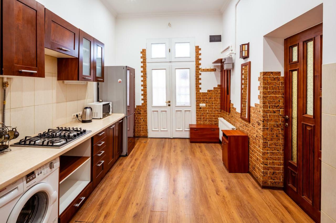 Bv Apartments Exquisite Lviv Dış mekan fotoğraf