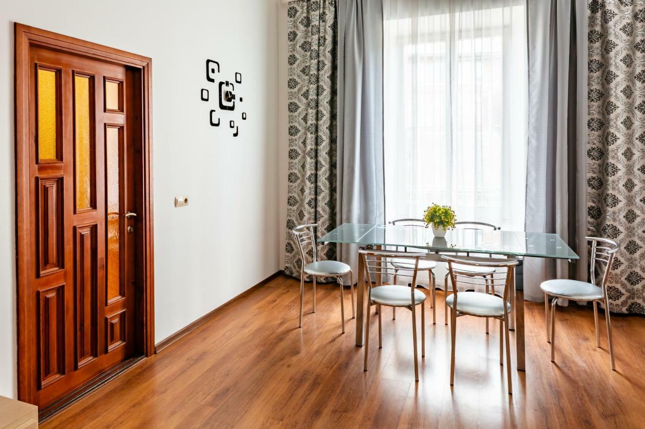 Bv Apartments Exquisite Lviv Dış mekan fotoğraf