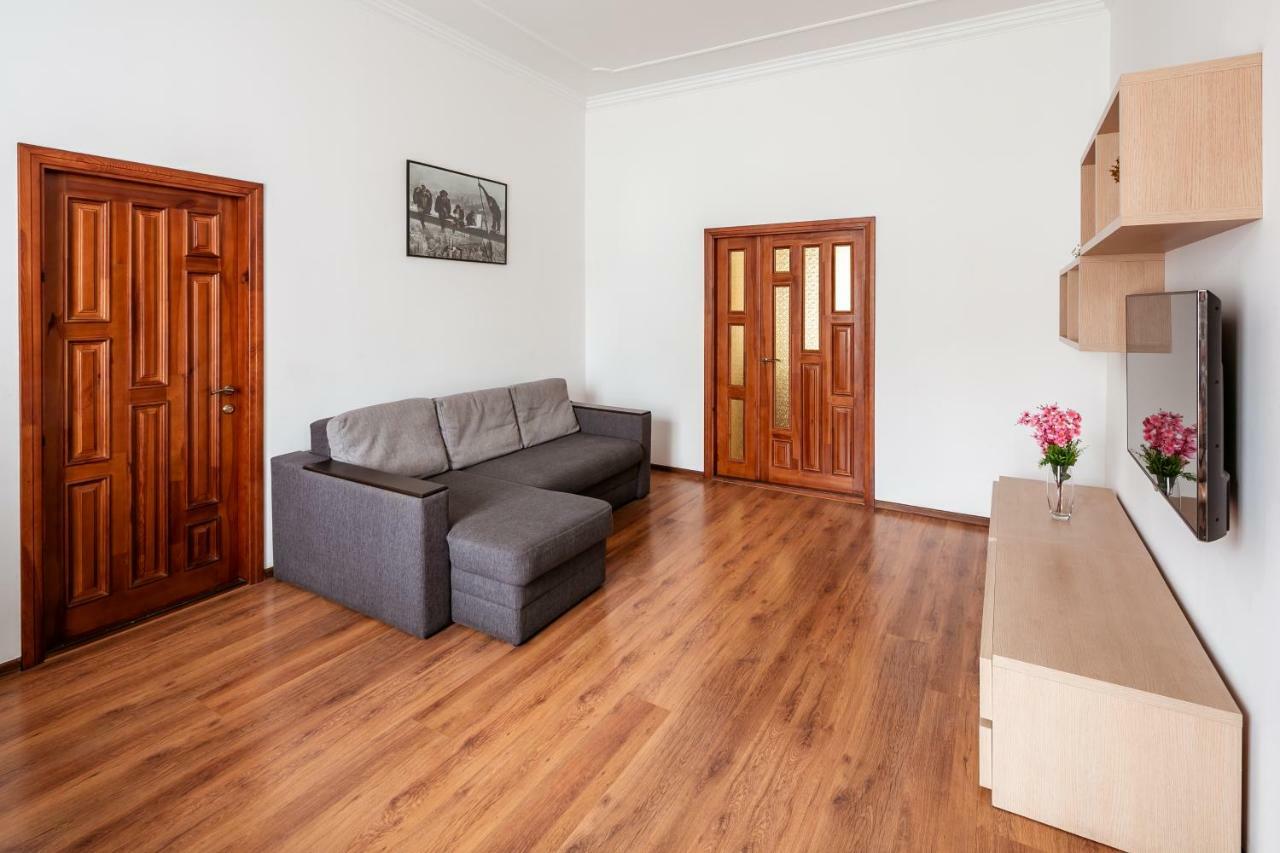 Bv Apartments Exquisite Lviv Dış mekan fotoğraf